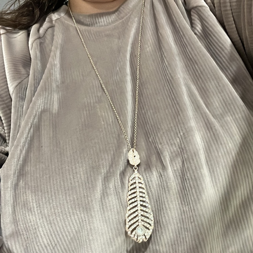 Rhinestone feather rose gold long necklace - Picture 4 of 4